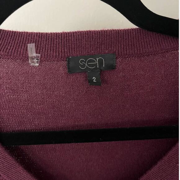 Sen Karlie Maroon Burgundy Cold Shoulder Asymmetric Hem Sweater Sz 2 - Picture 3 of 3